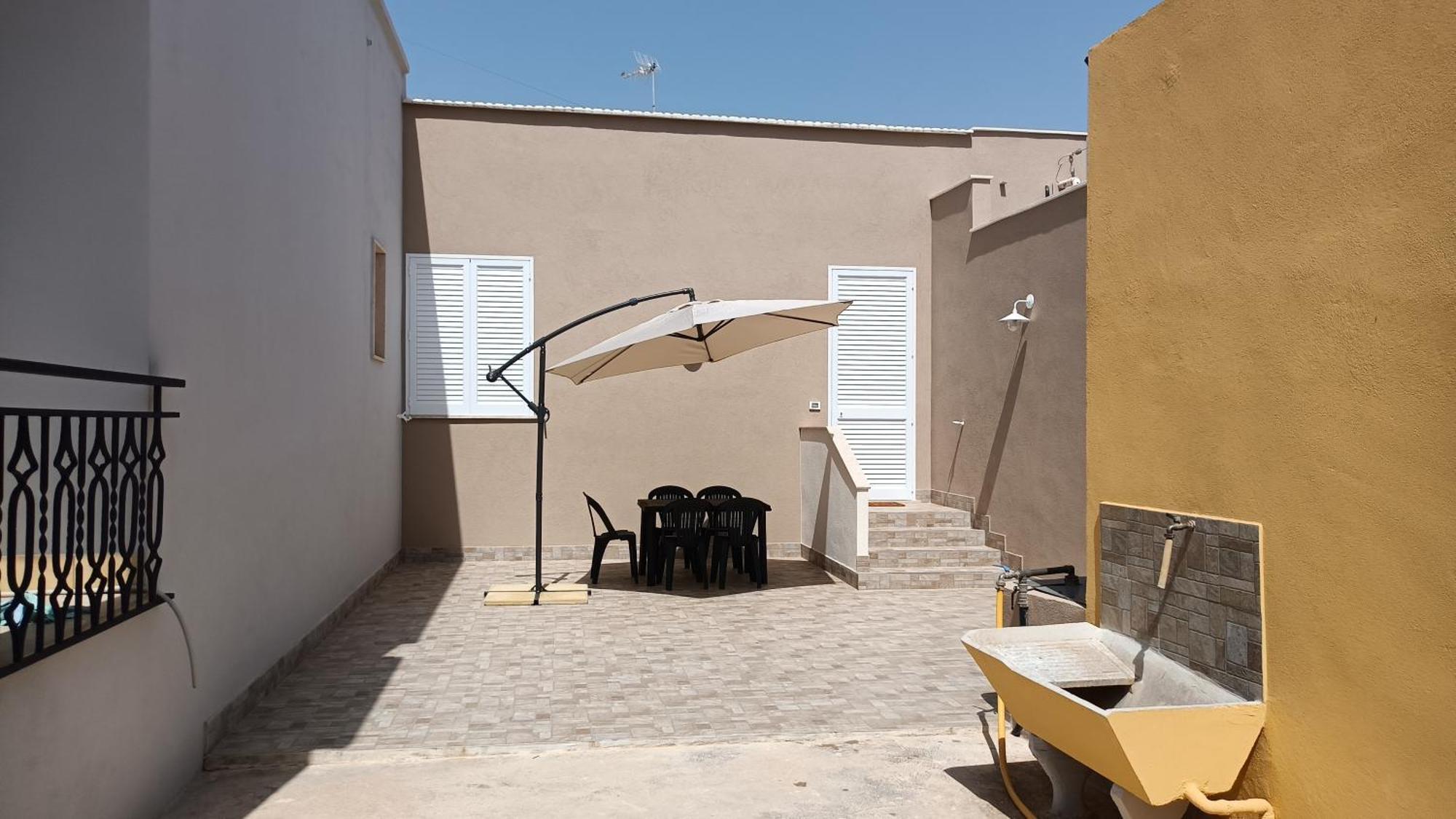 Scirocco E Maestrale Villa Petrosino Exterior photo