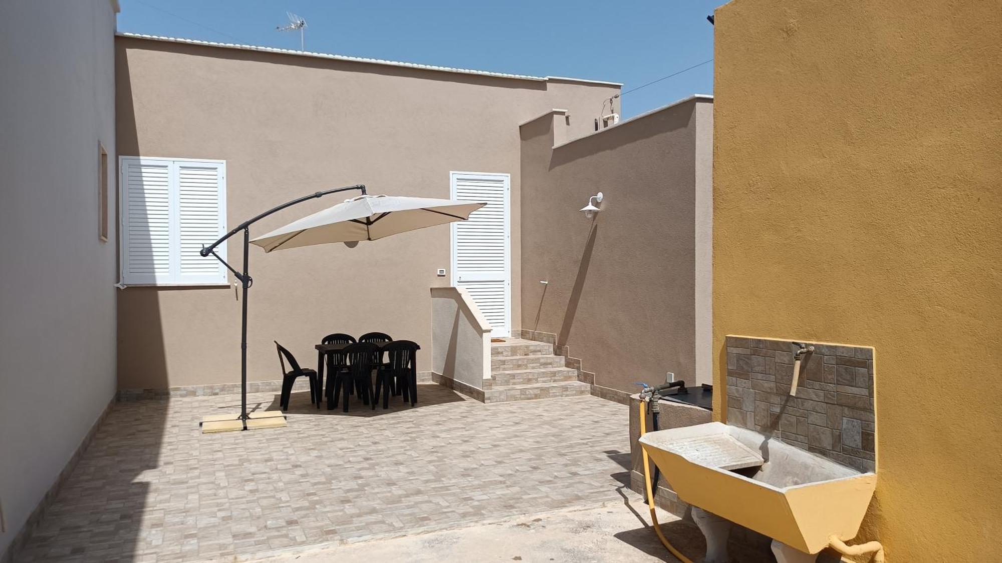 Scirocco E Maestrale Villa Petrosino Exterior photo